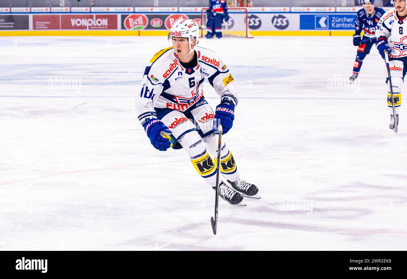 #6 Matthew Kellenberg, Verteidiger EHC Kloten während dem Spiel. (Zürich, Schweiz, 29.09.2023) Stockfoto