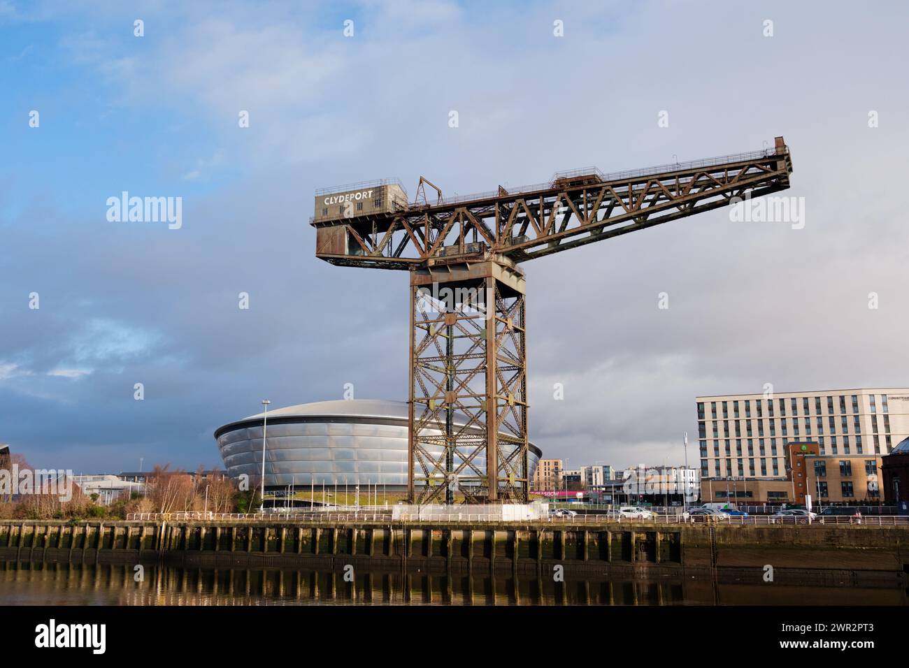 Glasgow Schottland: 13. Februar 2024: Finnieston Crane an einer sonnigen goldenen Stunde am Morgen. Ufer des Flusses Clyde Stockfoto