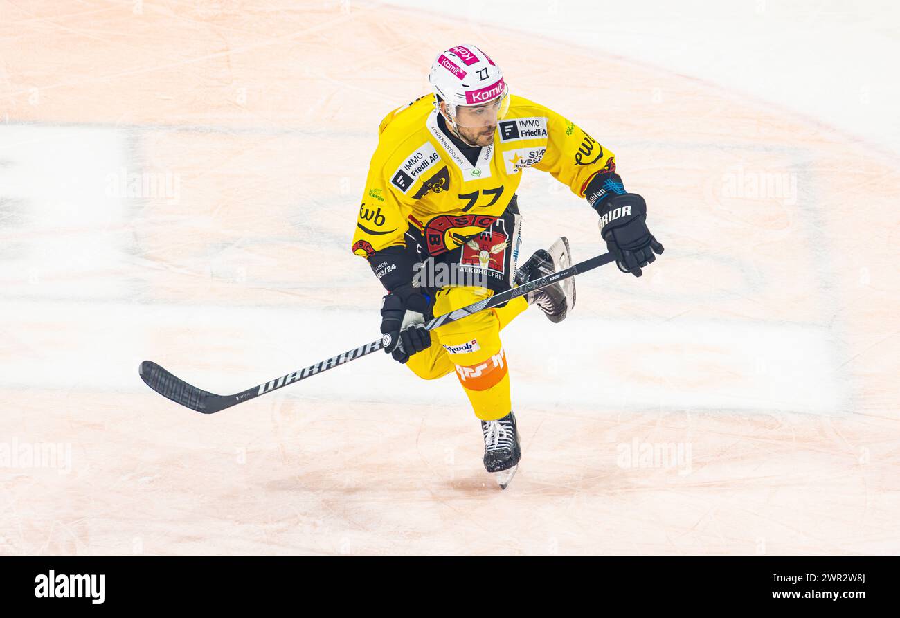 EHC Kloten - SC Bern, Stimo Arena, National League NL, reguläre Saison: #77 Colton Sceviour, Stürmer SC Bern. (Kloten, Schweiz, 23.12.2023) Stockfoto