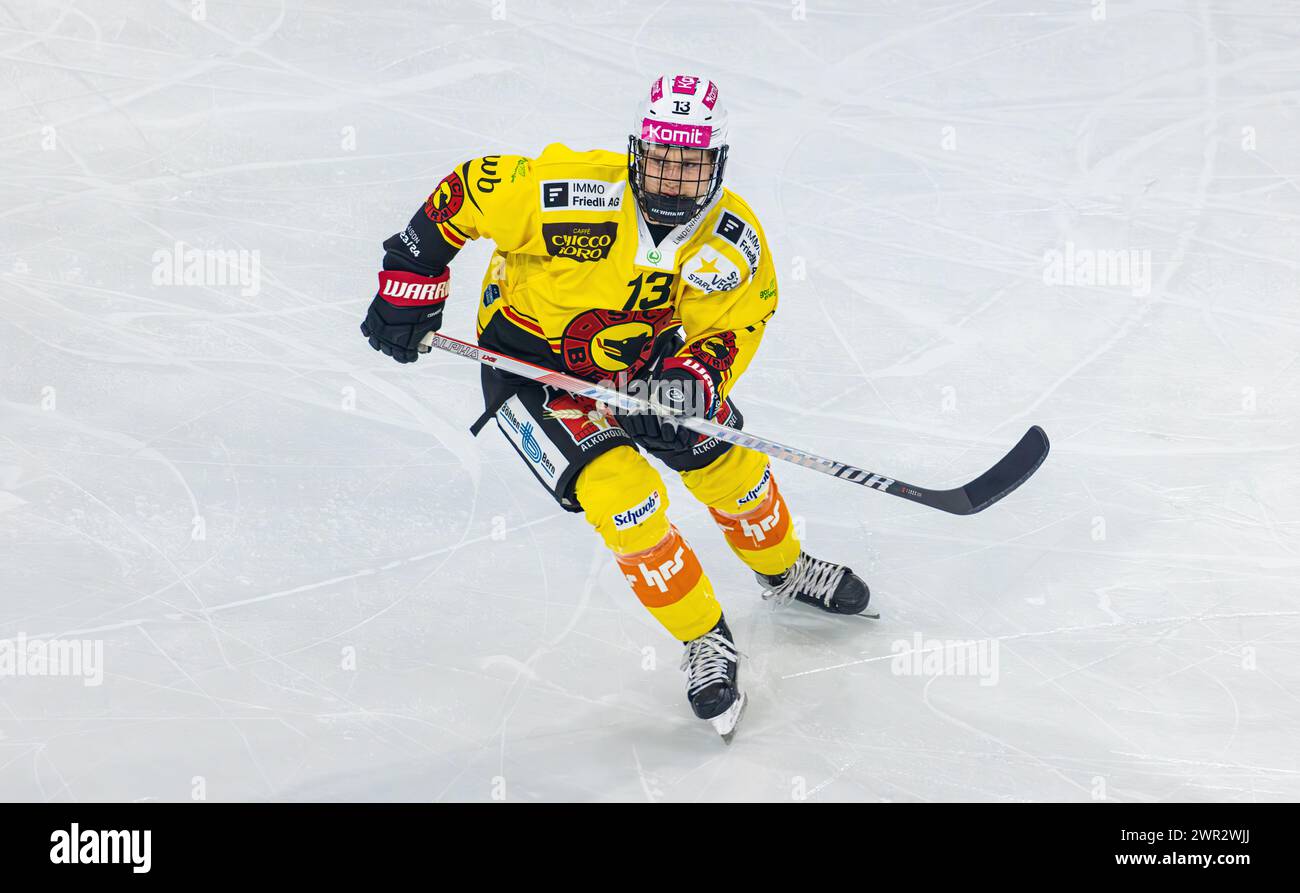 EHC Kloten - SC Bern, Stimo Arena, National League NL, reguläre Saison: #13 Noah Fuss, Stürmer SC Bern. (Kloten, Schweiz, 23.12.2023) Stockfoto