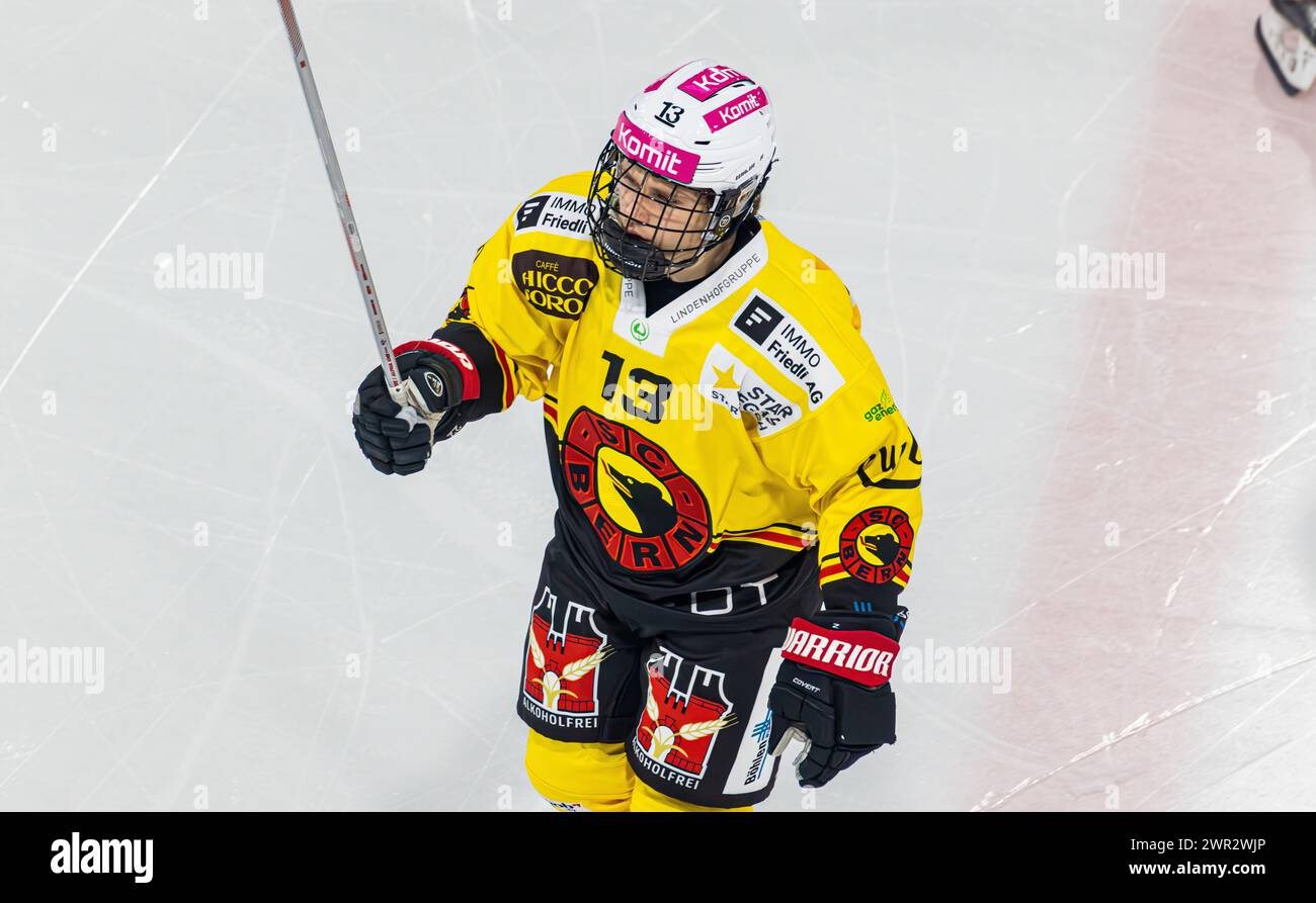 EHC Kloten - SC Bern, Stimo Arena, National League NL, reguläre Saison: #13 Noah Fuss, Stürmer SC Bern. (Kloten, Schweiz, 23.12.2023) Stockfoto