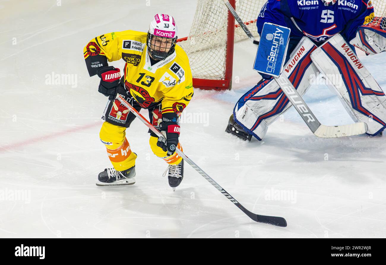 EHC Kloten - SC Bern, Stimo Arena, National League NL, reguläre Saison: #13 Noah Fuss, Stürmer SC Bern. (Kloten, Schweiz, 23.12.2023) Stockfoto