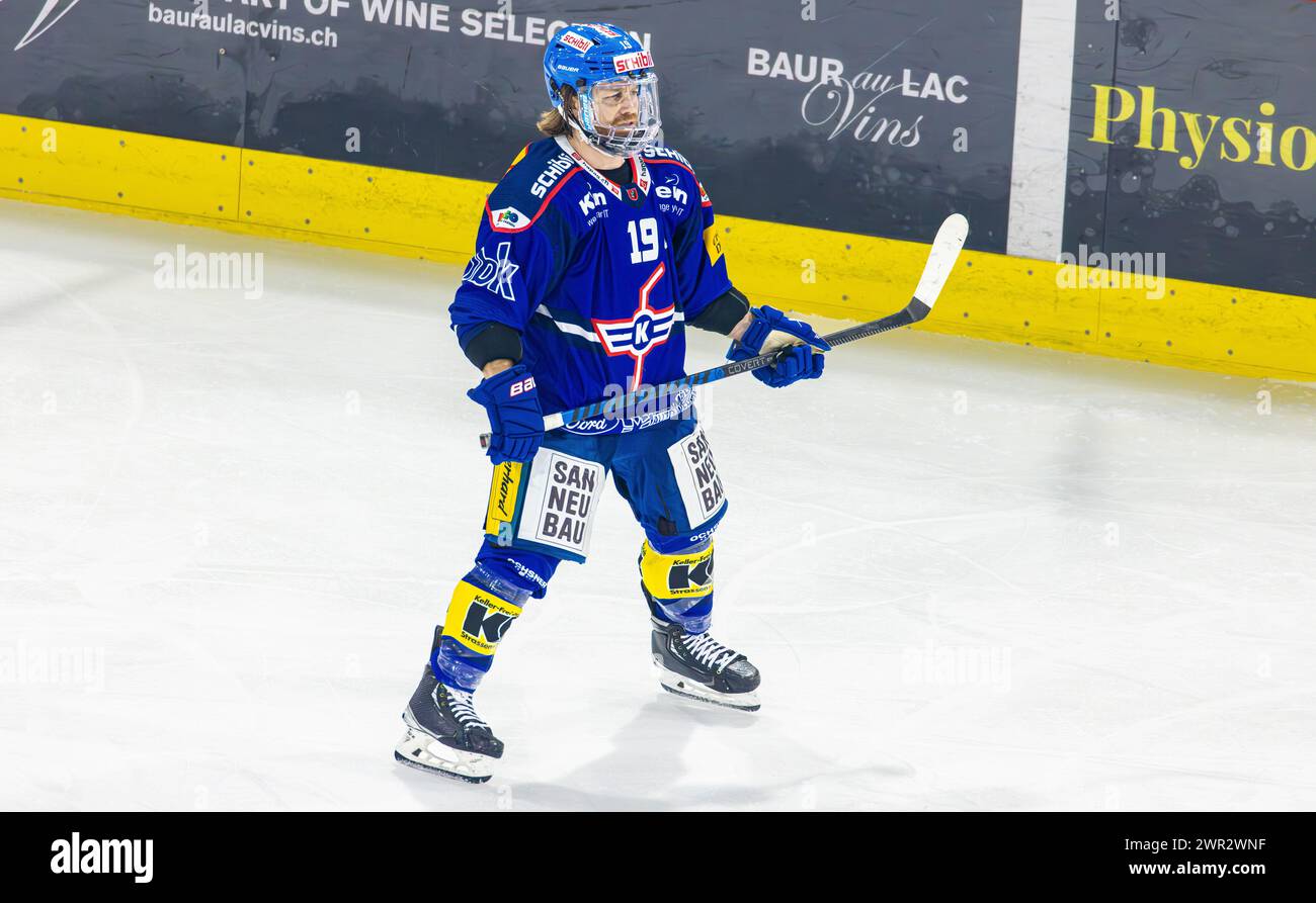 EHC Kloten - SC Bern, Stimo Arena, National League NL, reguläre Saison: #19 Steve Kellenberger, Verteidiger EHC Kloten. (Kloten, Schweiz, 23.12.2023) Stockfoto