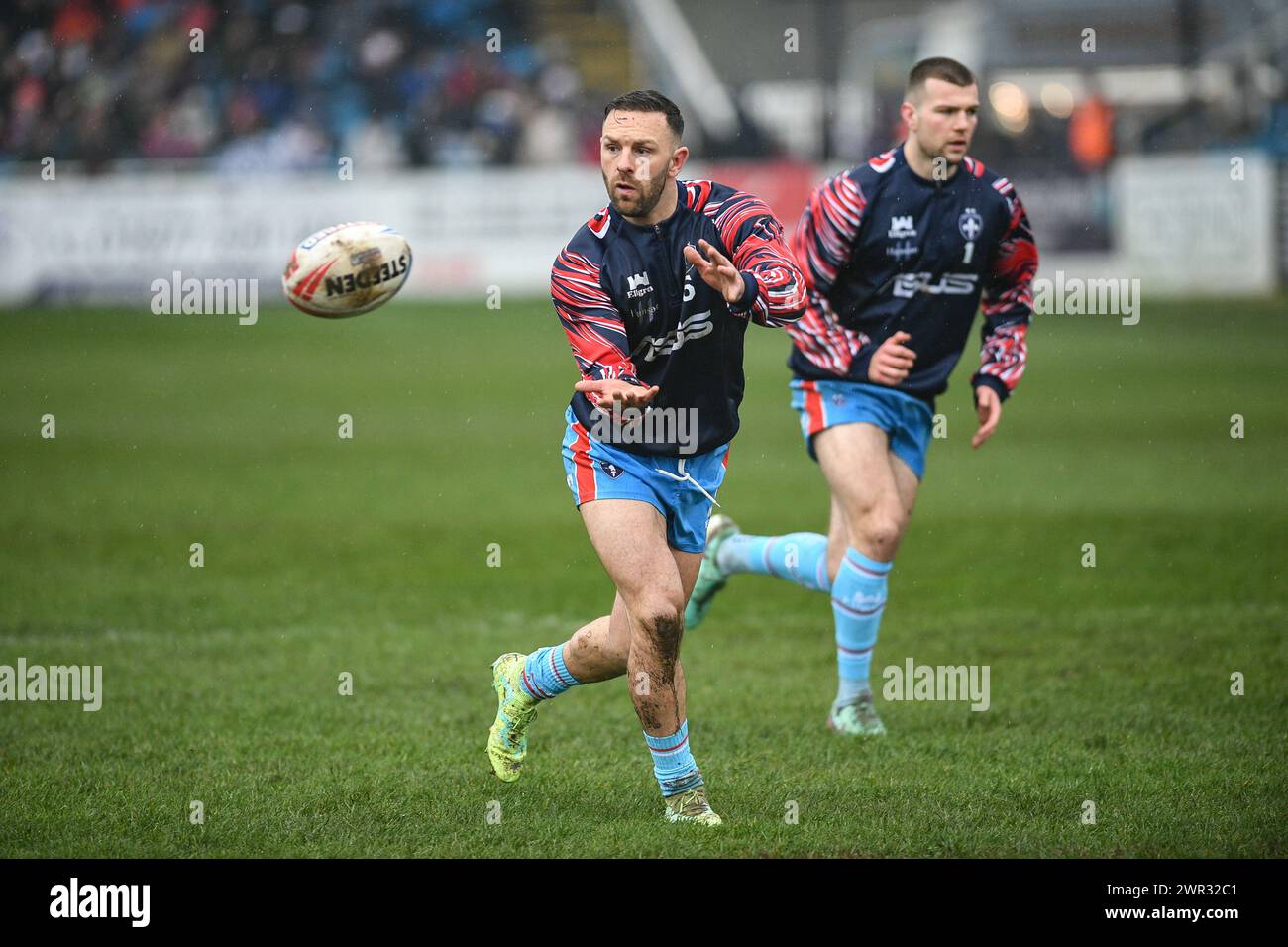 Featherstone, Großbritannien. März 2024. Wakefield Trinity's Luke Gale warm Up. Rugby League Betfred Challenge Cup, Featherstone Rovers vs Wakefield Trinity im Millennium Stadium, Featherstone, UK Credit: Dean Williams/Alamy Live News Stockfoto
