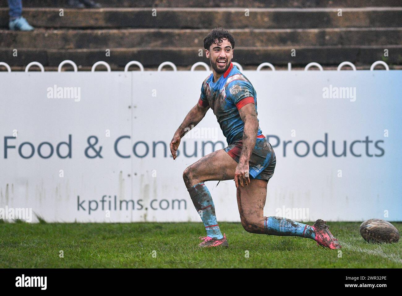 Featherstone, Großbritannien. März 2024. Romain Franco im Wakefield Trinity feiert den Versuch. Rugby League Betfred Challenge Cup, Featherstone Rovers vs Wakefield Trinity im Millennium Stadium, Featherstone, UK Credit: Dean Williams/Alamy Live News Stockfoto