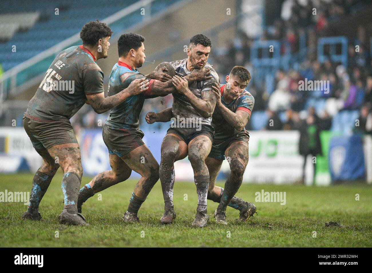 Featherstone, Großbritannien. März 2024. Caleb Aekins von den Featherstone Rovers wurde angegriffen. Rugby League Betfred Challenge Cup, Featherstone Rovers vs Wakefield Trinity im Millennium Stadium, Featherstone, UK Credit: Dean Williams/Alamy Live News Stockfoto