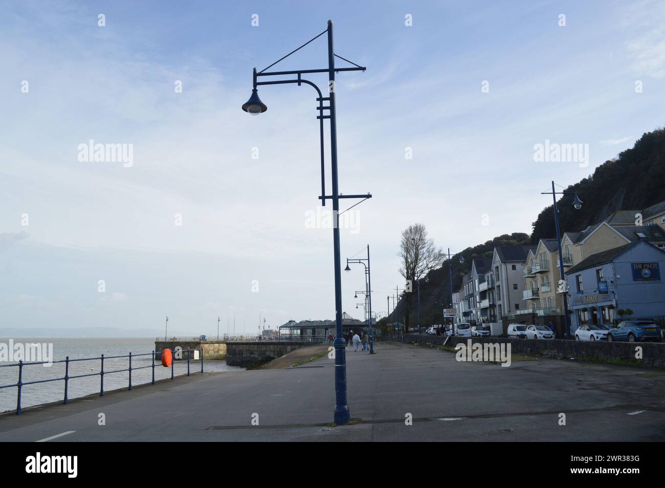 Küstenlaterne an der Mumbles Promenade in Swansea, Wales, Großbritannien. Februar 2024. Stockfoto Küstenlaterne an der Mumbles Promenade in Swansea, Wales, Großbritannien. Februar 2024. Stockfoto