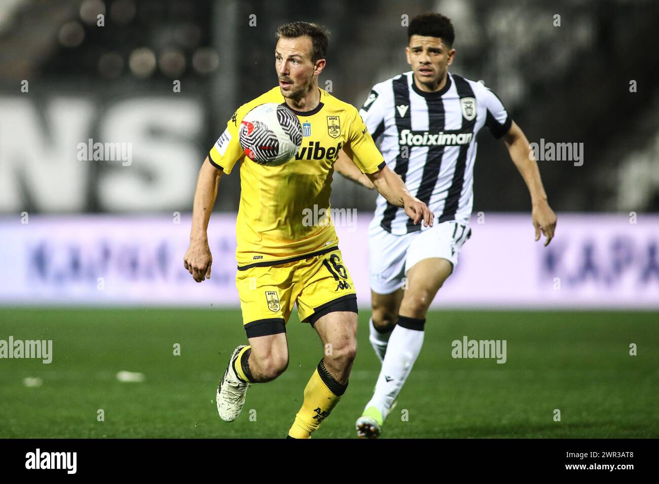 Thessaloniki, Griechenland. März 2024. Aris's Vladimir Darida in einem Spiel der griechischen Superliga Playoffs Runde 1 zwischen PAOK FC und ARIS FC. Ergebnis des Spiels PAOK - ARIS 0-1 (Credit Image: © Giannis Papanikos/ZUMA Press Wire) NUR REDAKTIONELLE VERWENDUNG! Nicht für kommerzielle ZWECKE! Stockfoto