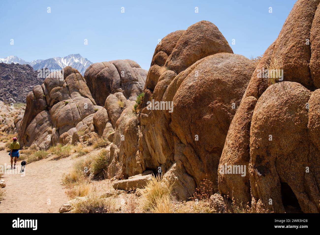 Wanderungen in den Alabama Hills, Kalifornien, USA, in der Nähe der östlichen Berge der Sierra Nevada. Stockfoto