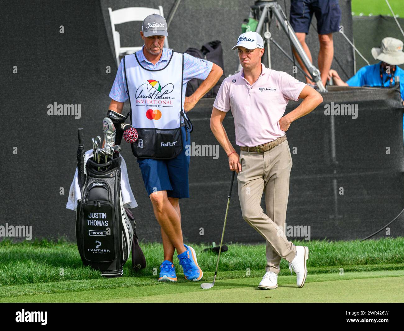 Orlando, FL, USA. März 2024. Justin Thomas auf dem 18. Grün während der Finalrunde des Arnold Palmer Invitational präsentiert von Mastercard im Arnold Palmer's Bay Hill Club & Lodge in Orlando, FL. Romeo T Guzman/CSM/Alamy Live News Stockfoto