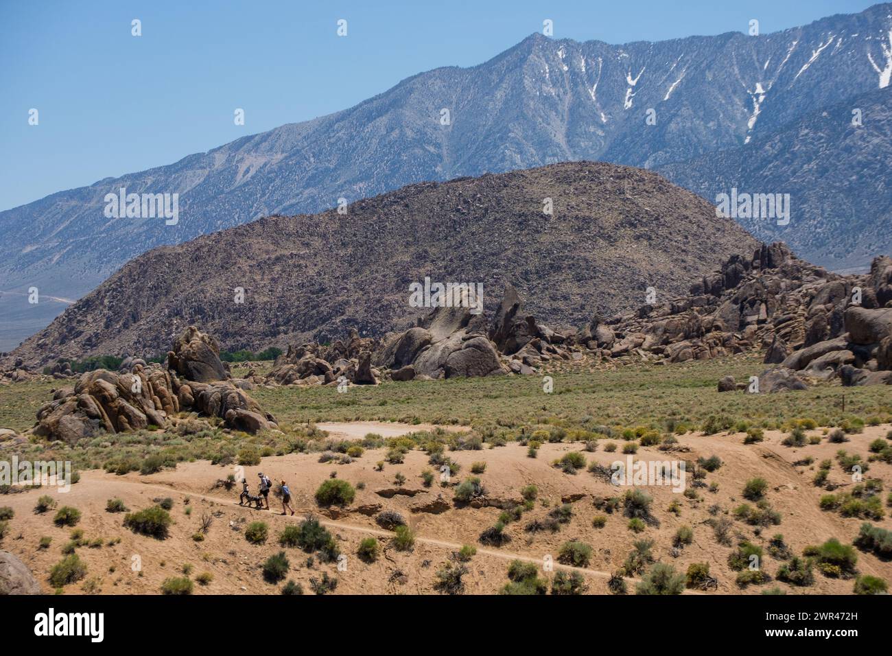 Wanderungen in den Alabama Hills, Kalifornien, USA, in der Nähe der östlichen Berge der Sierra Nevada. Stockfoto