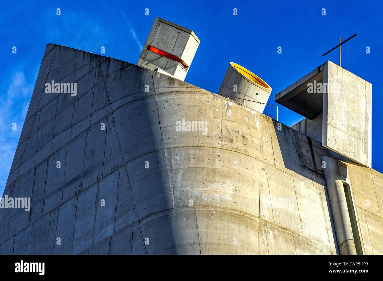 Kirche Saint-Pierre in Firminy-Vert, ein architektonisches Werk des Architekten Le Corbusier. Firminy, Saint Etienne, Departement Loire, Frankreich Stockfoto