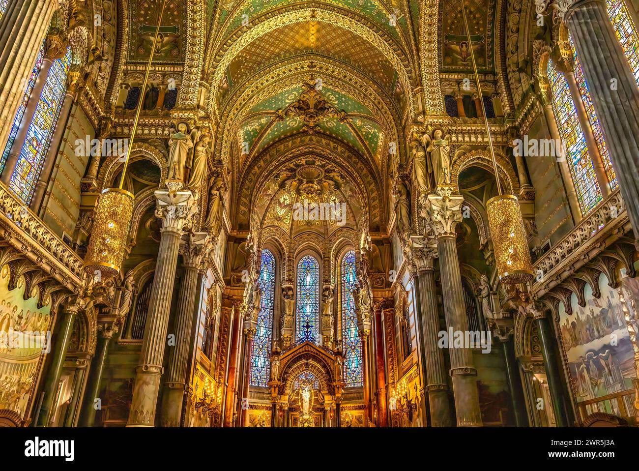 Mosaiken Altar Buntglas Basilika Notre Dame Lyon Frankreich Stockfoto