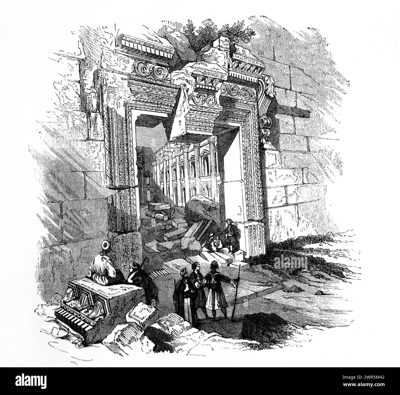 Illustration des Pfortes zum Großen Tempel von Baalbek wie im 19. Jahrhundert aus der antiken illustrierten Familienbibel Stockfoto