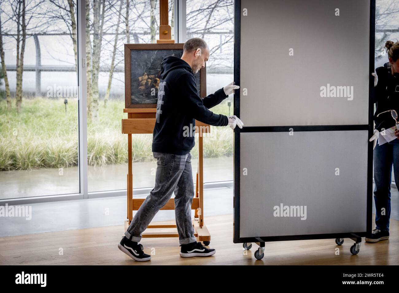 ROTTERDAM - Museum Boijmans Van Beuningen hat Vincent van Goghs Stillleben mit Kartoffeln erworben (Paris, Winter 1886-87). Mit diesem Neukauf enthält die Sammlung des Rotterdamer Museums insgesamt sieben Gemälde von Van Gogh. ANP ROBIN UTRECHT niederlande raus - belgien raus Stockfoto