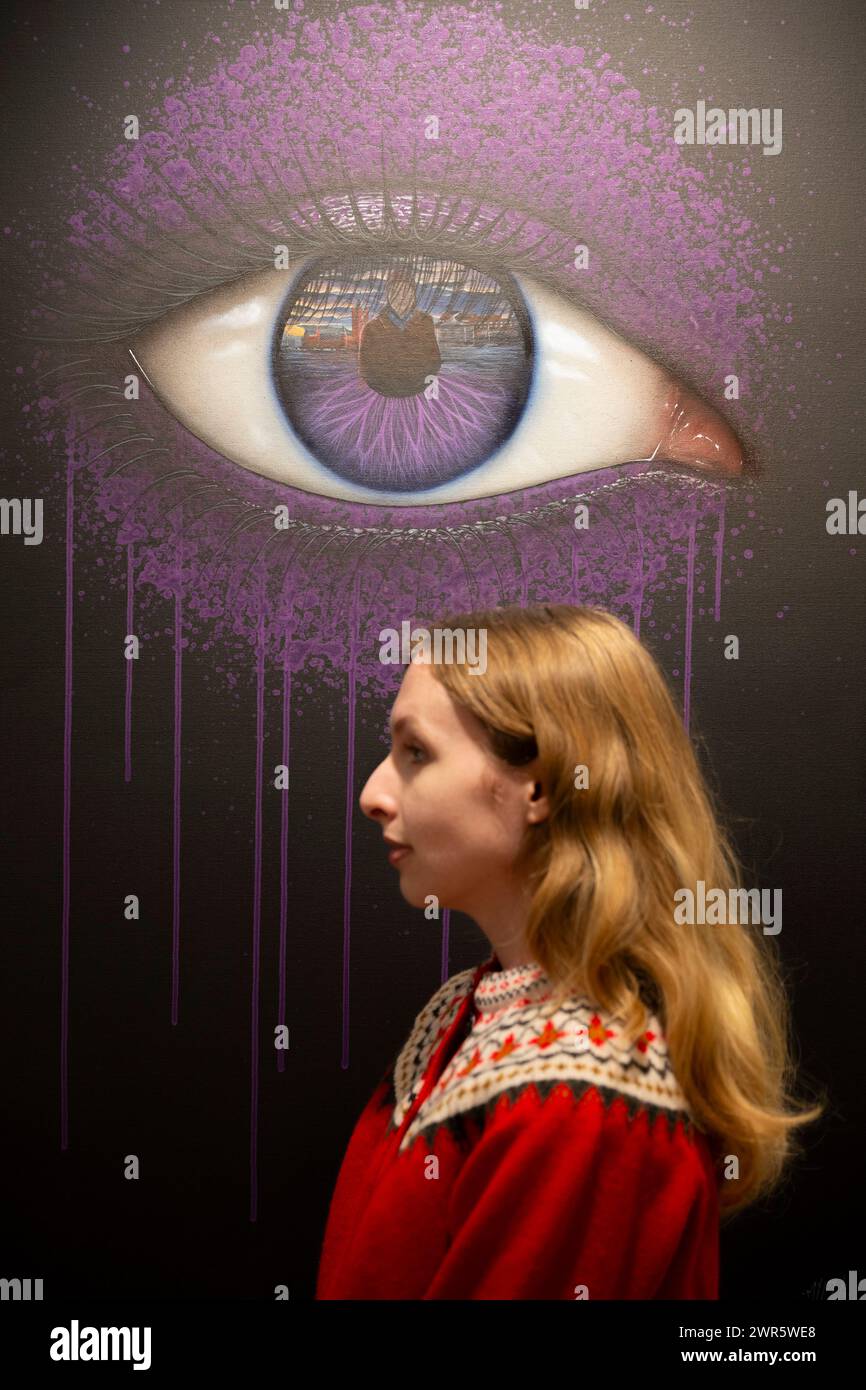 Bonhams, London, Großbritannien. März 2024. Britisch. Cool. Die Vorschau des Auktionsverkaufs vereint eine Reihe von Kunst, Drucken, Mode, Fotografien und Erinnerungsstücken aus der beliebten Kultur. Zu den Höhepunkten zählen: My Dog Seufzer (* 1972), Reclaiming the Lost (Purple), 2023, geschätzte £ 1.000-1.500. Quelle: Malcolm Park/Alamy Live News Stockfoto