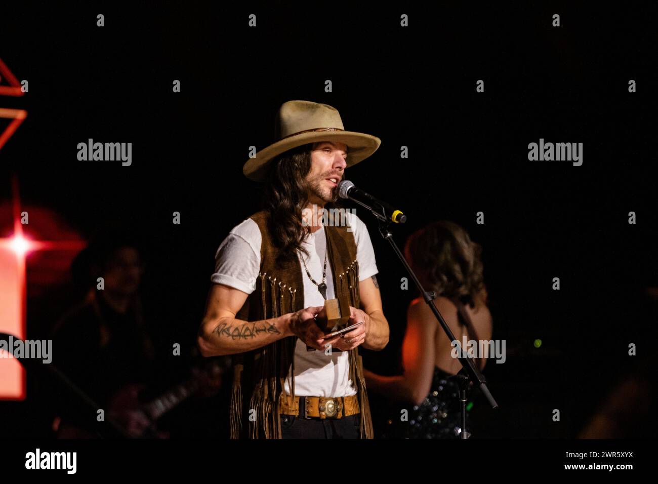 Edmonton, Kanada. März 2024. Kyle Mckerney erhält den Award für Album des Jahres und Songwriter des Jahres bei den 13. Jährlichen Country Music Alberta Awards in Edmonton. Quelle: SOPA Images Limited/Alamy Live News Stockfoto