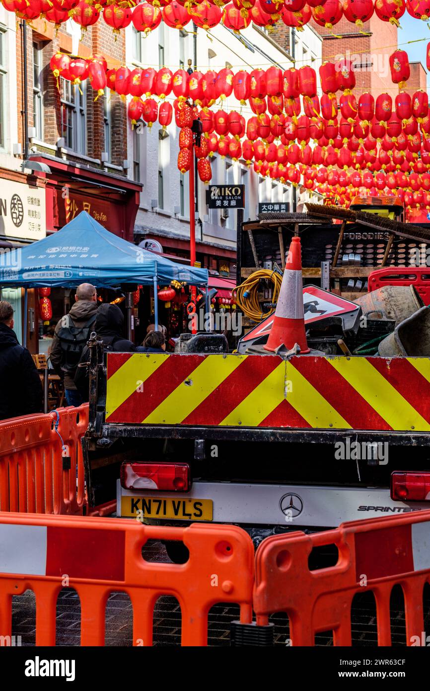 Chinatown, London UK, 08. März 2024, Chinatown Soho London beliebtes Touristenziel farbenfrohe und lebendige Gemeinschaft Stockfoto