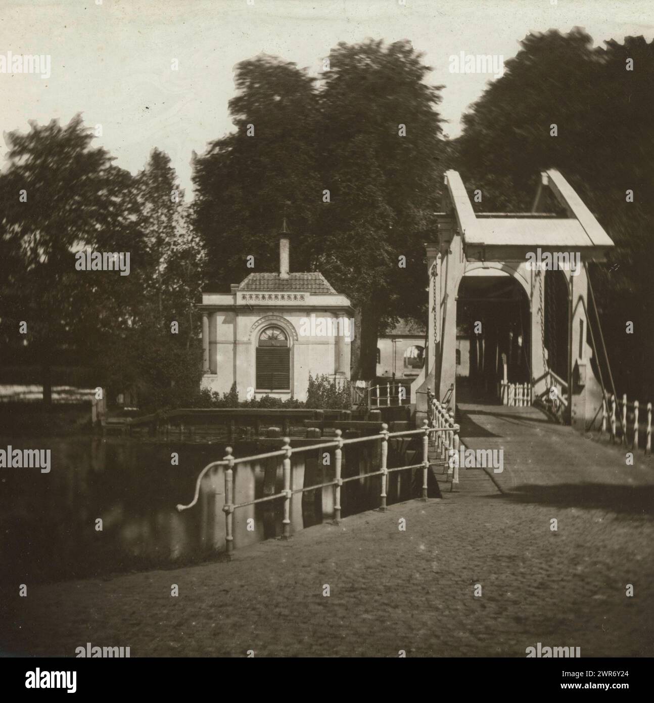 Blick auf das Gravelandse-Tor in Weesp, Pieter Oosterhuis, Weesp, 1856, Glas, Objektträger, Höhe 85 mm x Breite 173 mm Stockfoto