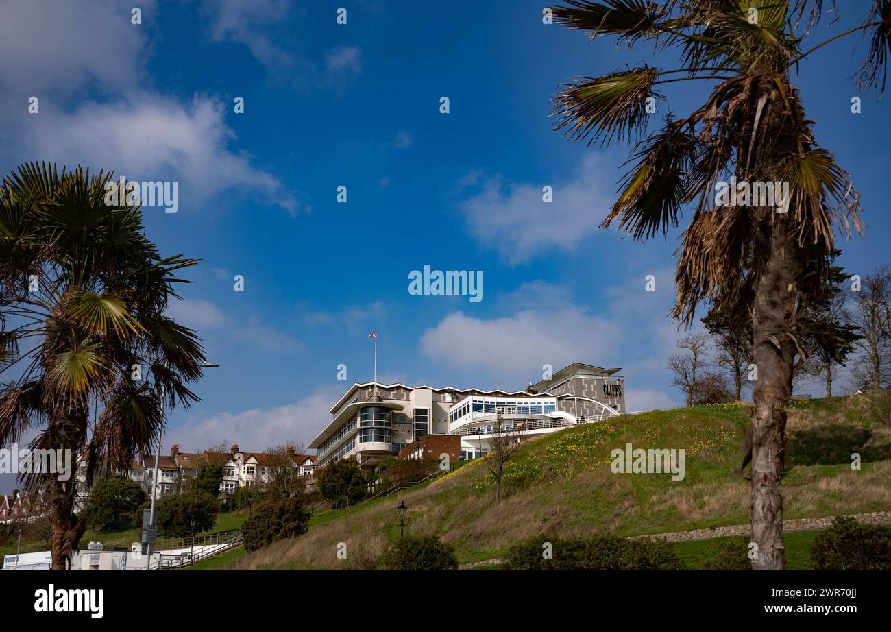 Southend on Sea Essex England Großbritannien März 2024 Cliffs Pavilion in Westcliff in Southend. Cliffs Pavilion ist ein Theater- und Konzertsaal an der Station Road i Stockfoto