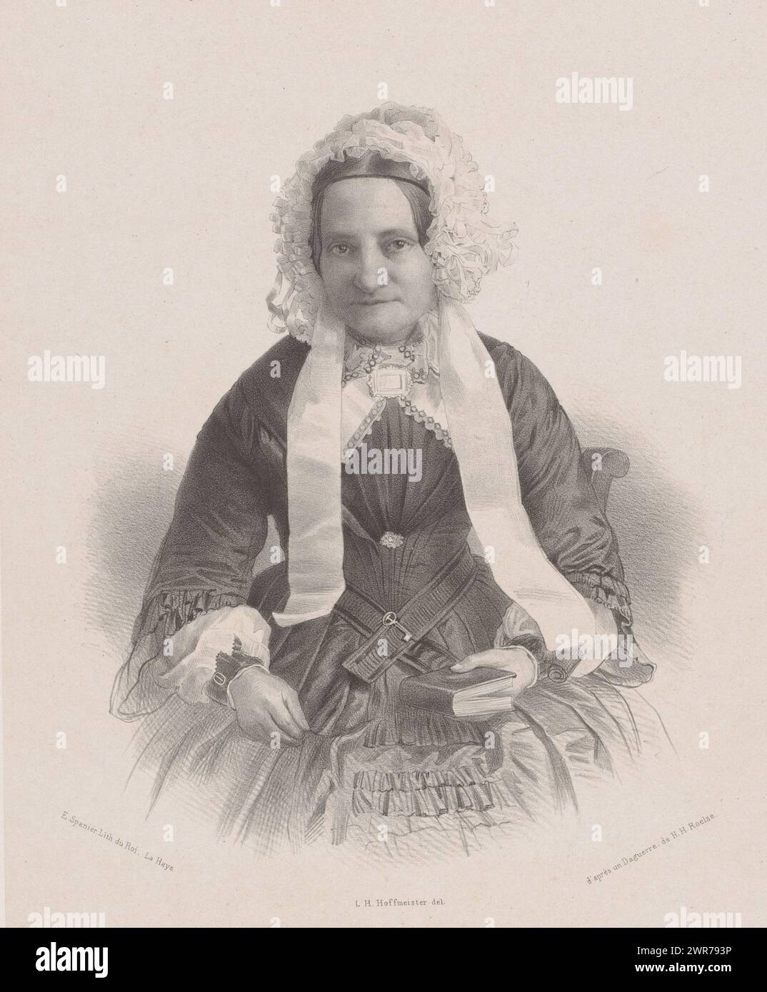 Porträt einer unbekannten Frau, vielleicht Mrs. Van Teylingen. Der Sitter trägt einen Hut mit langen Bändern. Sie hat ein Buch in der linken Hand., Druckerei: Johan Hendrik Hoffmeister, nach Entwurf: Hendrik Hermanus Roelse, Drucker: Koninklijke Steendrukkerij van E. Spanier, Druckerei: Niederlande, nach Entwurf: Middelburg, Drucker: Den Haag, 1851 - ca. 1883, Papier, Höhe 455 mm x Breite 310 mm, Druck Stockfoto