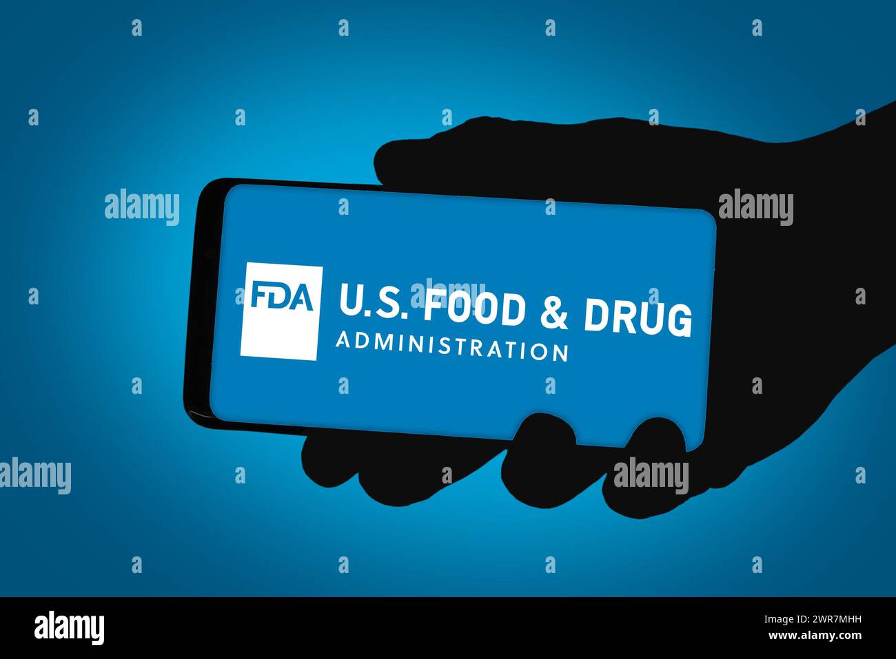 Lebensmittel- und Arzneimittelbehörde wird auf dem Smartphone angezeigt Stockfoto