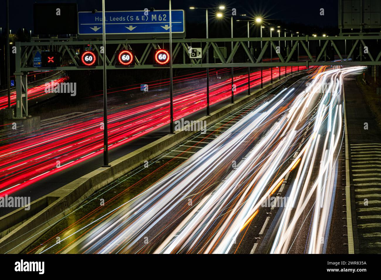 Autobahn-Licht-Trails Stockfoto