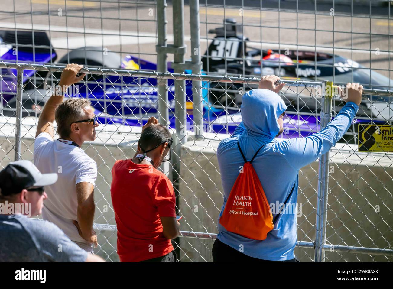 St. Petersburg, FL, USA. März 2024. Die Fans sehen die ganze Rennaktion während des Grand Prix von St. Firestone Petersburg am St.. Petersburg temporärer Kurs in St. Petersburg, FL, USA. (Credit Image: © Walter G Arce SR Grindstone Medi/ASP) NUR REDAKTIONELLE VERWENDUNG! Nicht für kommerzielle ZWECKE! Stockfoto