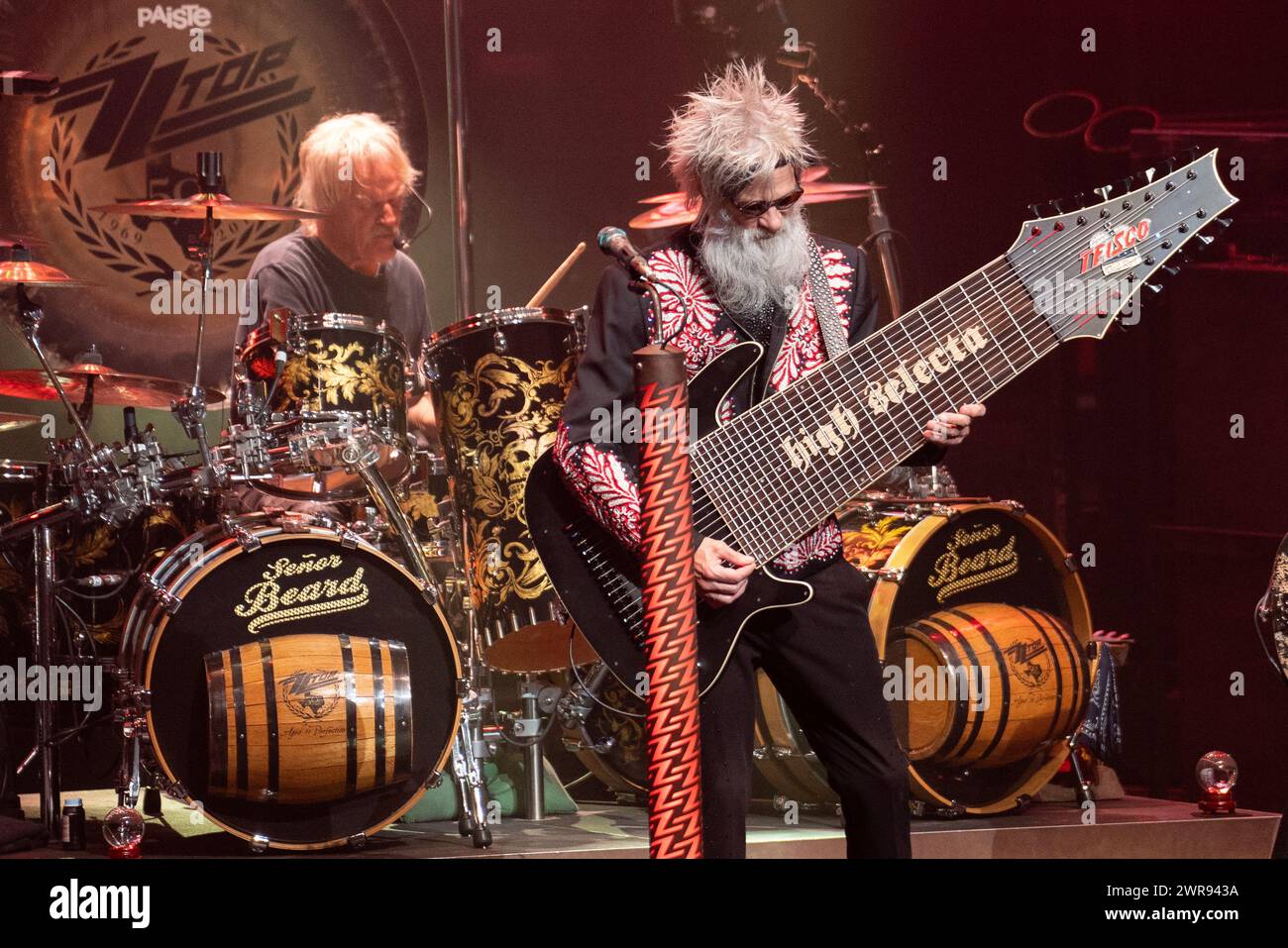 Hollywood, USA. März 2024. Frank Beard und Elwood Francis von ZZ Top treten am 10. März 2024 in Fort Lauderdale, Florida auf. Das Trio ist auf Tour mit Lynyrd Skynyrd. (Foto von Geoffrey Clowes/SIPA USA) Credit: SIPA USA/Alamy Live News Stockfoto