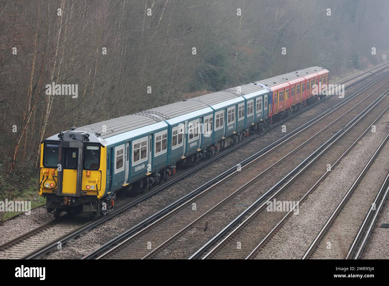 South Western Railway Zug in British Rail Lackierung Stockfoto