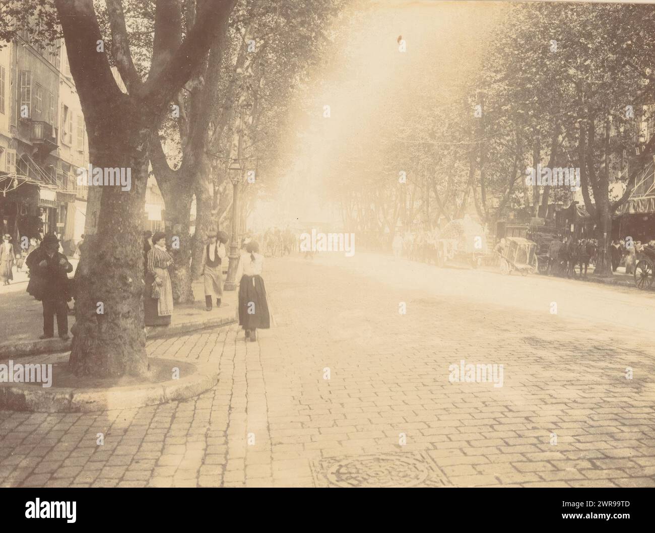 Straßenansicht in Frankreich, dieses Foto ist Teil eines Albums., anonym, 1880 - 1920, Karton, Höhe 82 mm x Breite 114 mm, Foto Stockfoto