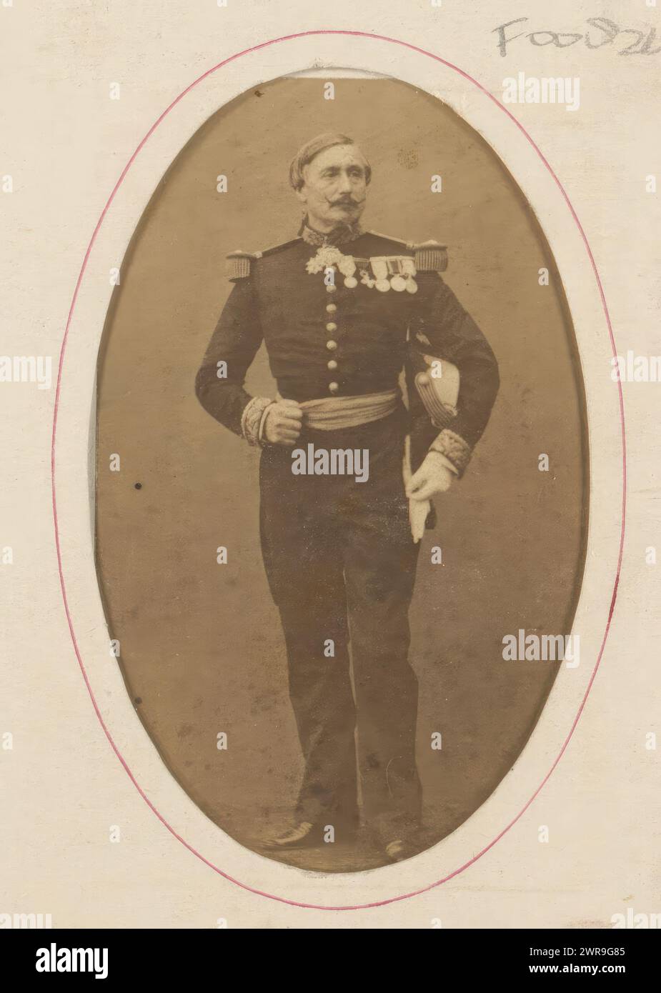Porträt eines unbekannten Mannes in Militäruniform, dieses Foto ist Teil eines Albums. Paul Emile Pesme, Paris, 1856 - 1877, Karton, Albumendruck, Höhe 93 mm x Breite 61 mm, Foto Stockfoto