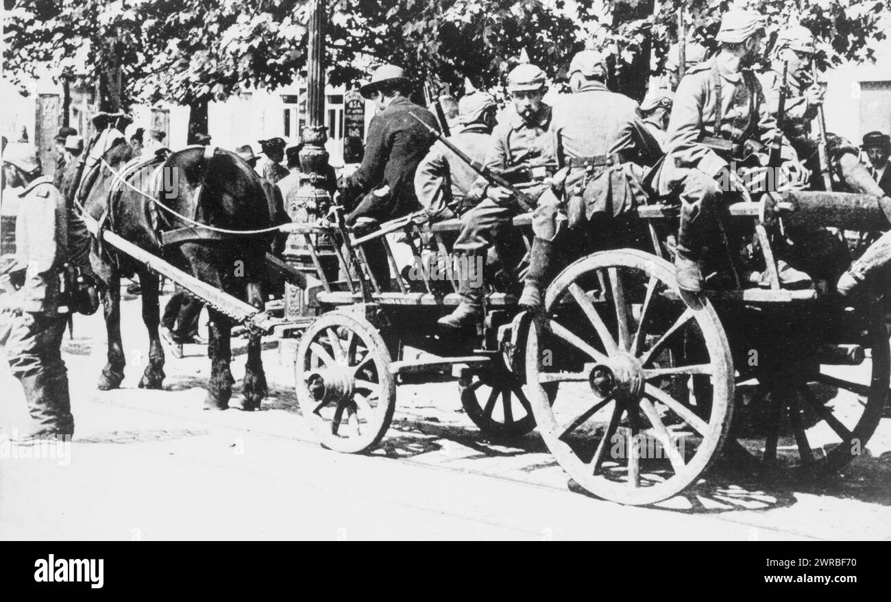 Brüssel, Deutsche auf dem Boulevard Bolwerk, deutsche Soldaten auf Pferdewagen. Das Foto erscheint in den Illustrated war News, 2. September 1914, mit der Überschrift "nach der arroganten Parade der Deutschen in Brüssel: Die Hauptstadt wieder verlassen für die Front.", 1914., Weltkrieg, 1914-1918, Militärangehörige, Deutsch, Belgien, Brüssel, Fotodrucke, 1910-1920., Fotodrucke, 1910-1920, 1 Fotodruck Stockfoto