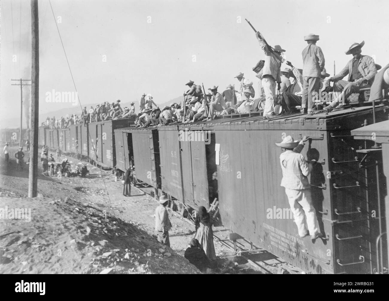 Mexiko - Sonora, Yaqui-Indianer, in die mexikanische Armee eingeschrieben, zwischen 1890 und 1923 mit Wagen transportiert, Indianer von Mexiko, Militärdienst, 1890-1930, Fotoabzüge, 1890-1930., Fotodrucke, 1890-1930, 1 Fotodruck Stockfoto