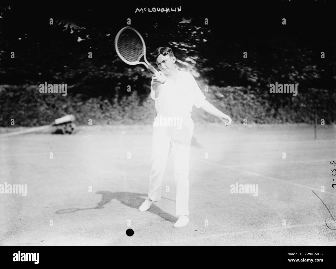McLoughlin, Foto zeigt den US-amerikanischen Tennisspieler Maurice McLoughlin (1890-1957)., zwischen ca. 1910 und ca. 1915, Glasnegative, 1 negativ: Glas Stockfoto