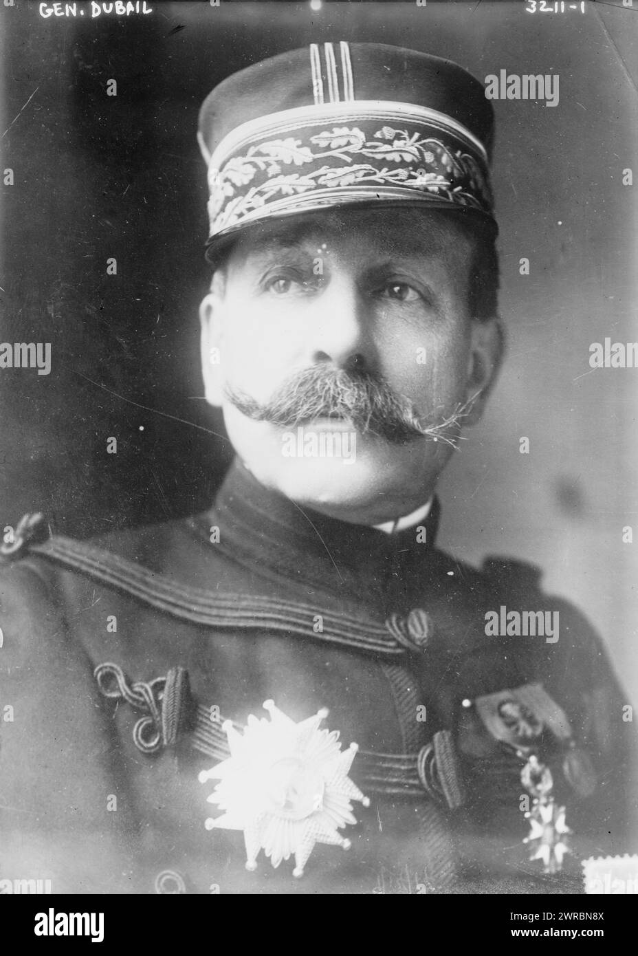 General Dubail, Foto zeigt General Augustin Yvon Edmond Dubail (1851–1934), der von 1914 bis 1915 während des Ersten Weltkriegs Befehlshaber der französischen Armee in Lothringen war, 9. September 1914, Glasnegative, 1 negativ: Glas Stockfoto