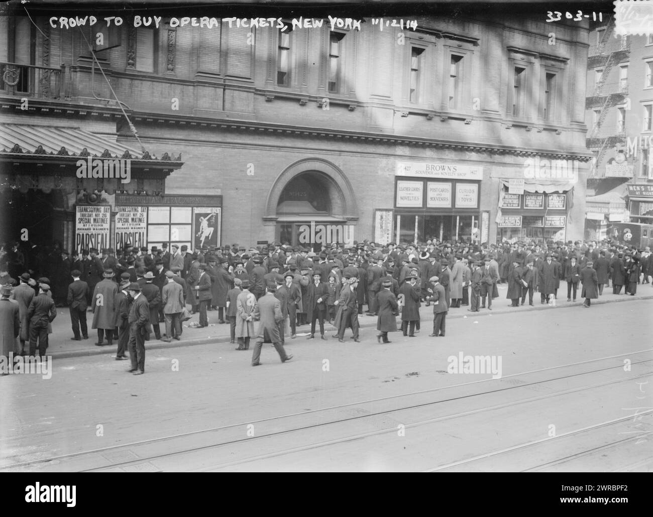 Crowd kauft Opernkarten, New York, 12. November 1914, Glas-negative, 1 negativ: Glas Stockfoto
