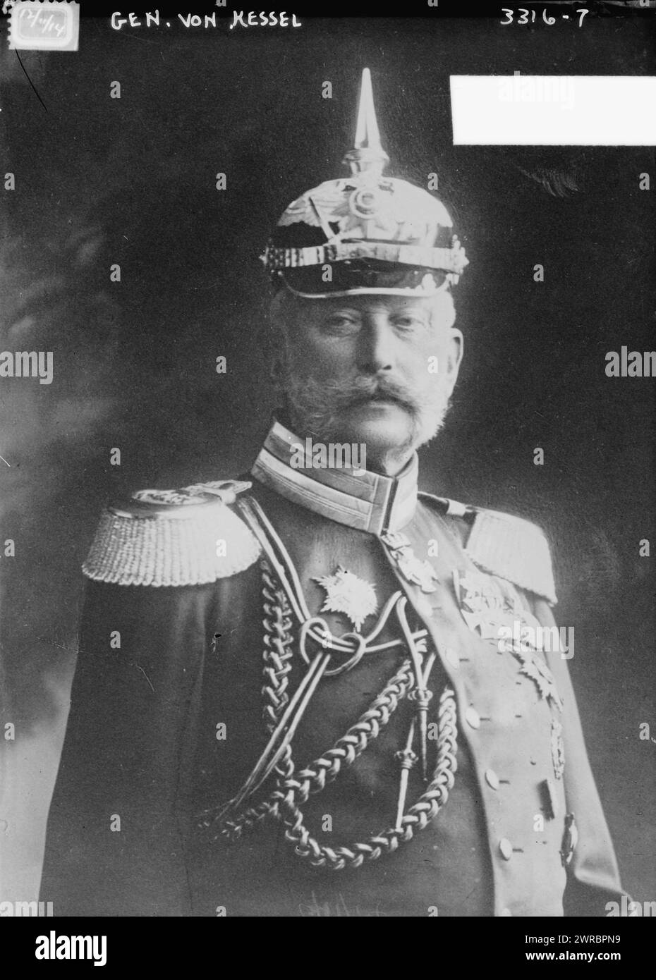 General von Kessel, Foto zeigt General Emil Bernhard Bodo von Kessell (1846–1918), einen deutschen Offizier, der im Ersten Weltkrieg diente, 1914. Dezember 11, Glasnegative, 1 negativ: Glas Stockfoto