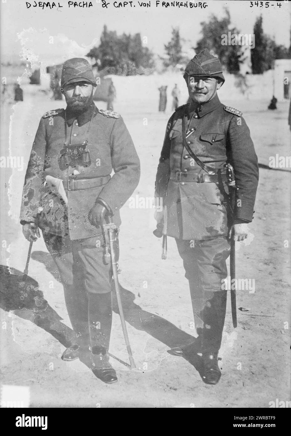 Djemal Pacha und Kapitän von Frankenburg, Foto zeigt den osmanischen Führer Cemal Pascha (1872-1922) mit dem deutschen Kapitän von Frankenburg (1868-1933), Kommandeur des Asienkorps (Asien-Korps) während des Ersten Weltkriegs, zwischen ca. 1914 und ca. 1915, Weltkrieg, 1914-1918, Glasnegative, 1 negativ: Glas Stockfoto