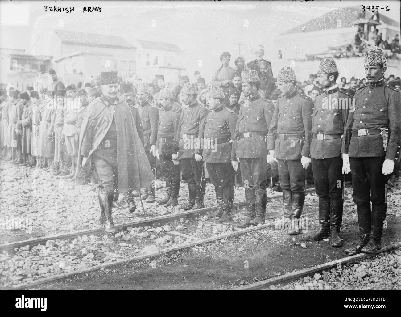 Türkische Armee, Foto zeigt einen Militäroffizier, der türkische Truppen (Osmanisches Reich) während des Ersten Weltkriegs zwischen ca. 1914 und ca. 1915, Weltkrieg, 1914-1918, Glasnegative, 1 negativ: Glas Stockfoto