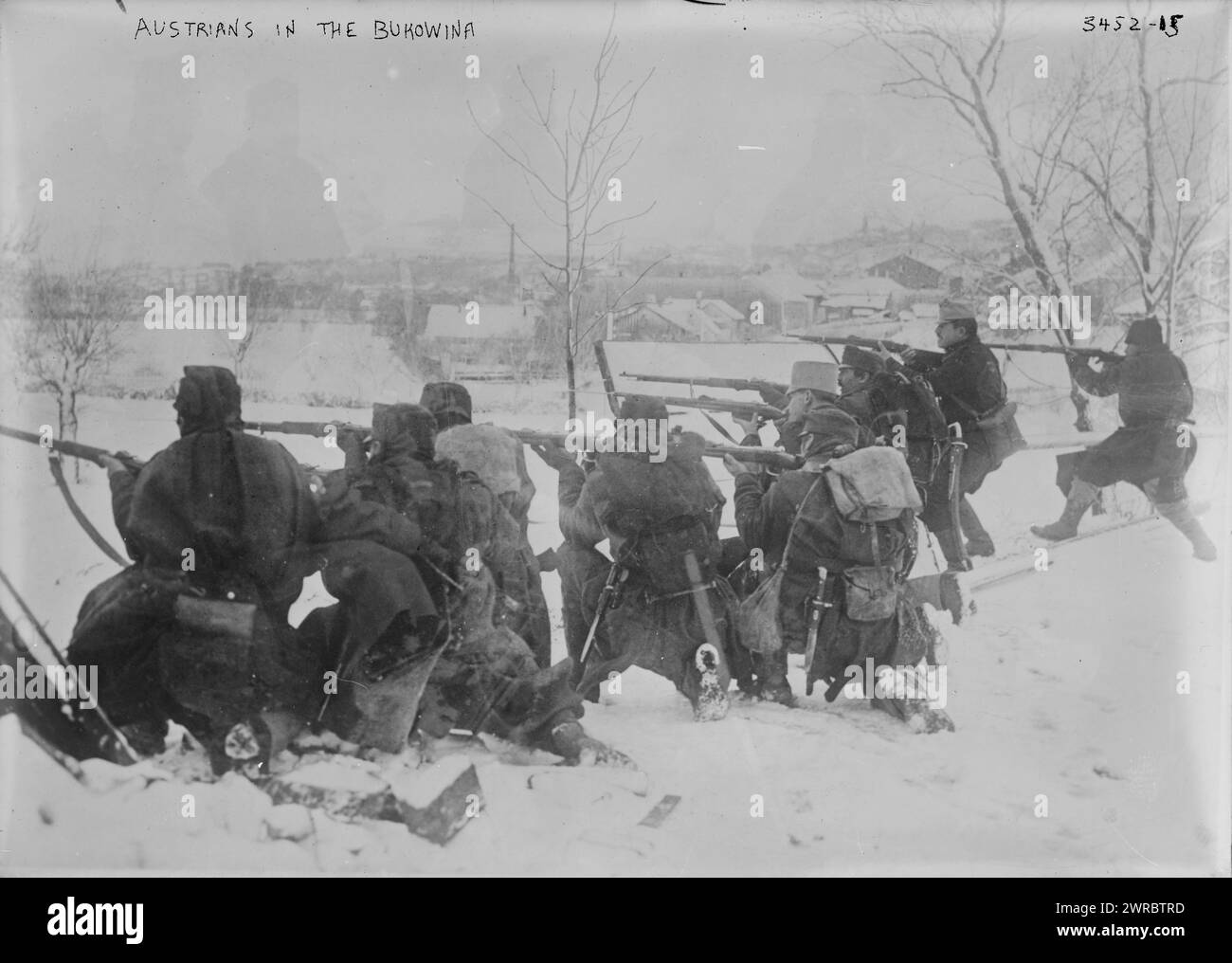 Österreicher in der Bukowina, Foto zeigt österreichische Soldaten in der Bukowina während des Ersten Weltkriegs Die Bukowina war damals Teil des Österreichischen Reiches und befindet sich heute in Rumänien und der Ukraine. 1914 und ca. 1915, Weltkrieg, 1914-1918, Glasnegative, 1 negativ: Glas Stockfoto