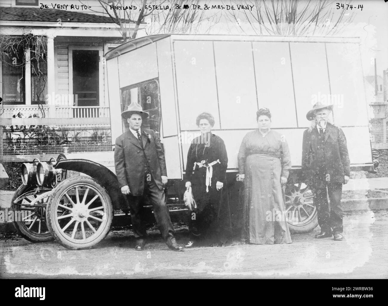 De Veny Auto - Portland, Estella und Dr. & Mrs. Deveny, zwischen ca. 1910 und ca. 1915, Glasnegative, 1 negativ: Glas Stockfoto