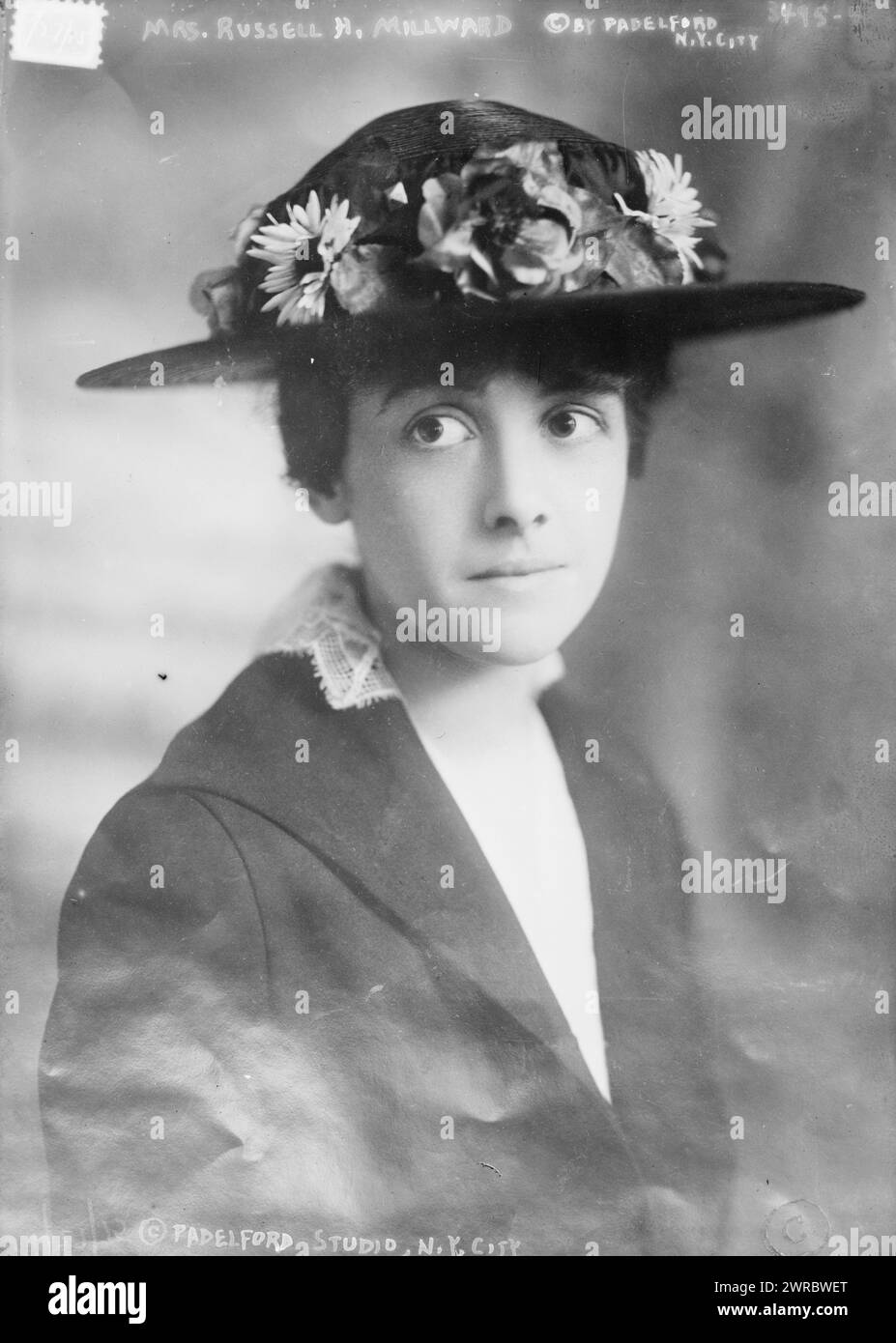 Mrs russell SchwarzweißStockfotos und bilder Alamy