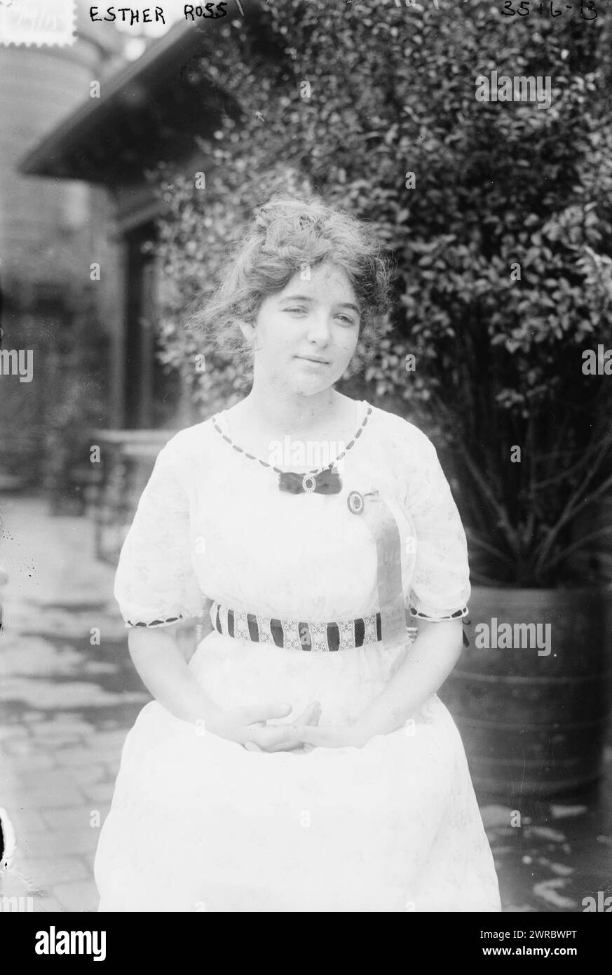 Esther Ross, das Foto zeigt Esther Ross (später Esther Hogan), die am 19. Juni 1915 die USS Arizona getauft hat., 1915. Juni? 19, Glas-negative, 1 negativ: Glas Stockfoto