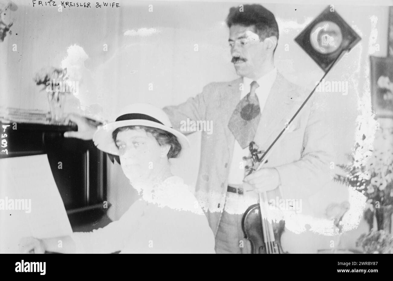 Fritz Kreisler & Frau, Foto zeigt den österreichischen Komponisten und Geiger Friedrich 'Fritz' Kreisler (1875-1962) und seine Frau Harriet., zwischen ca. 1910 und ca. 1915, Glasnegative, 1 negativ: Glas Stockfoto