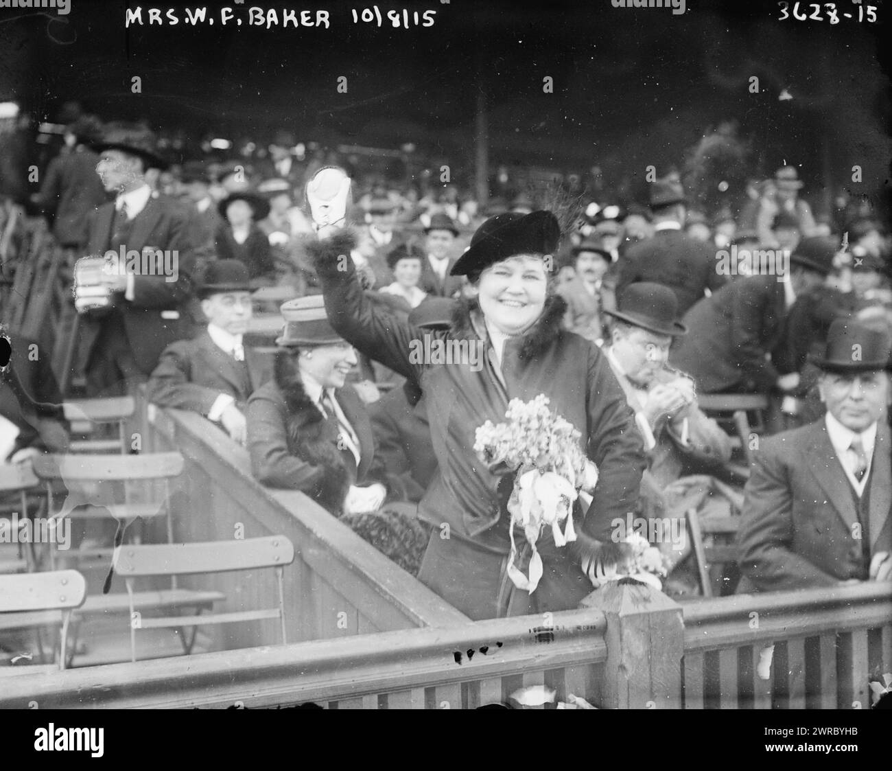 Ehefrau des Eigentümers von Philadelphia NL, William F. Baker (Baseball), 8. Oktober 1915, Glasnegative, 1 negativ: Glas Stockfoto