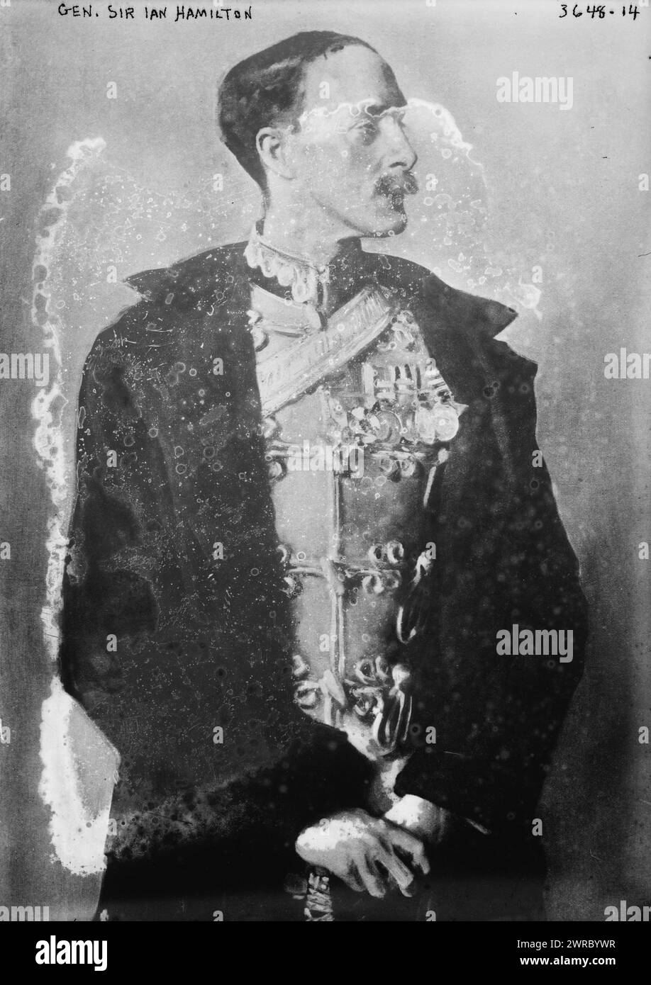 Das Foto zeigt Sir Ian Hamilton, Sir Ian Standish Monteith Hamilton (1853–1947), einen General der britischen Armee, der während der Schlacht von Gallipoli im Ersten Weltkrieg Kommandeur der Mittelmeer-Expeditionstruppe war. 1910 und ca. 1915, Glasnegative, 1 negativ: Glas Stockfoto
