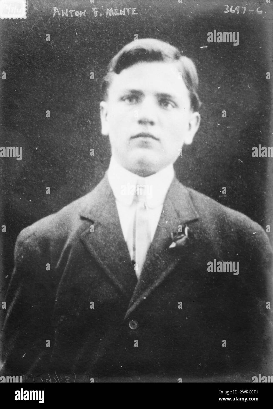 Anton F. Mente, das Foto zeigt Anton Frout Mente (später Frank Mente), einen österreichisch-ungarischen Einwanderer, der 1915 in New York verhaftet und bei einem Bombenanschlag beschuldigt wurde. Später diente er im Ersten Weltkrieg in der US-Armee und wurde US-Bürger., 1915. Dezember, 7. Dezember, Glass negative, 1 negative: Glass Stockfoto