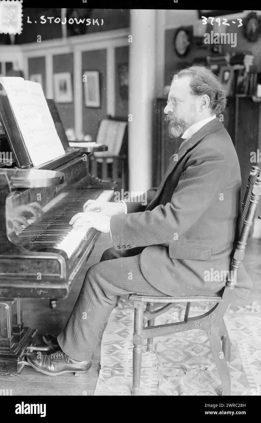 L. d. h. Z Stojowski am Klavier, Foto zeigt Zygmunt Stojowski (1870-1946), einen polnischen Pianisten und romantischen Komponisten., 1916 April, Glasnegative, 1 negativ: Glas Stockfoto