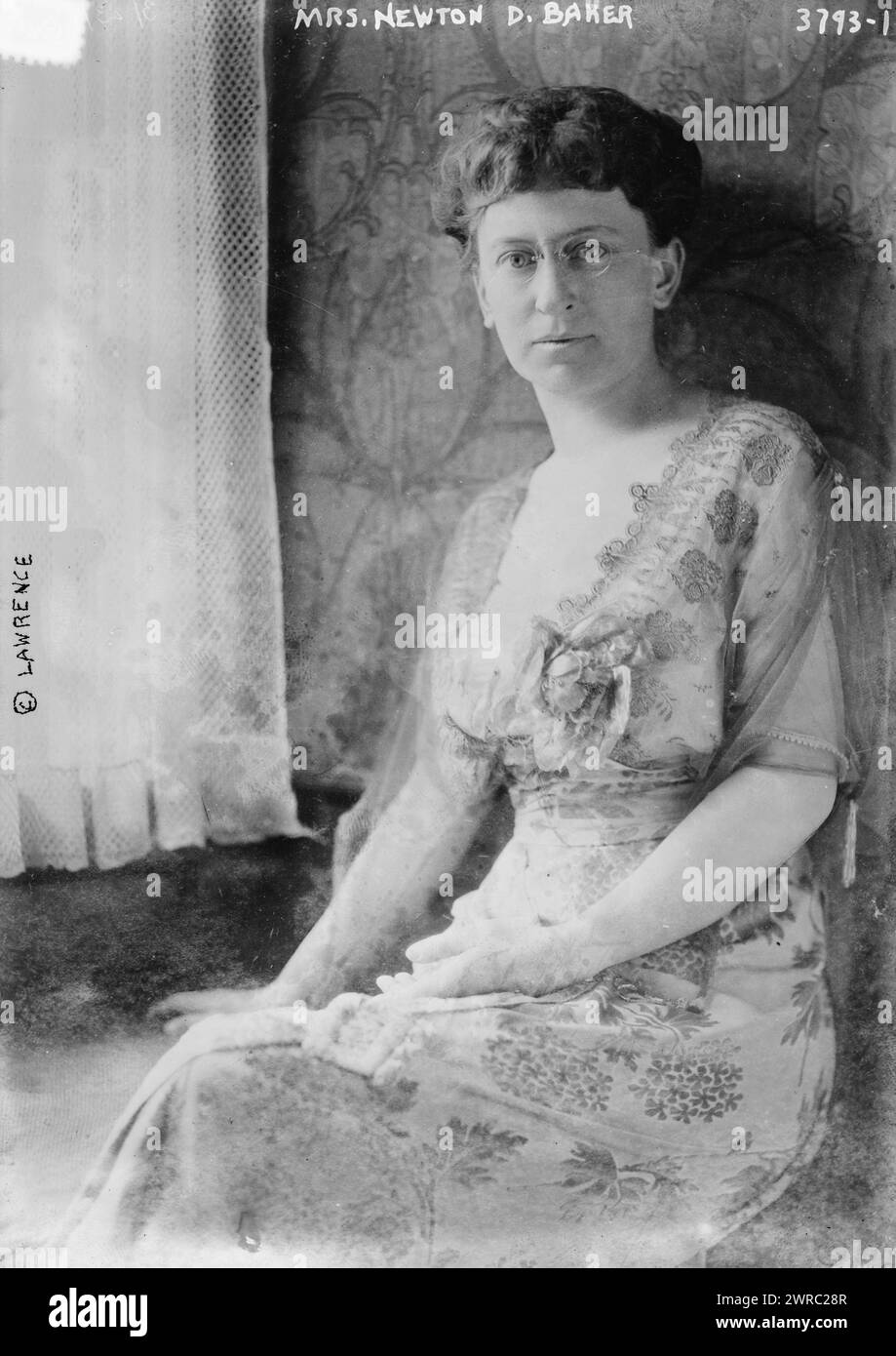 Mrs. Newton D. Baker, Foto zeigt Elizabeth Leopold Baker, Ehefrau des US-Kriegsministers Newton D. Baker. 1915 und ca. 1920, Glasnegative, 1 negativ: Glas Stockfoto